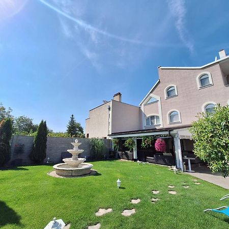 Meduza Wellness Spa S Ubytovanim Hlohovec Εξωτερικό φωτογραφία