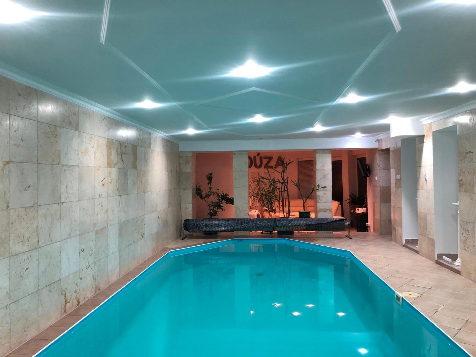 Meduza Wellness Spa S Ubytovanim Hlohovec Εξωτερικό φωτογραφία