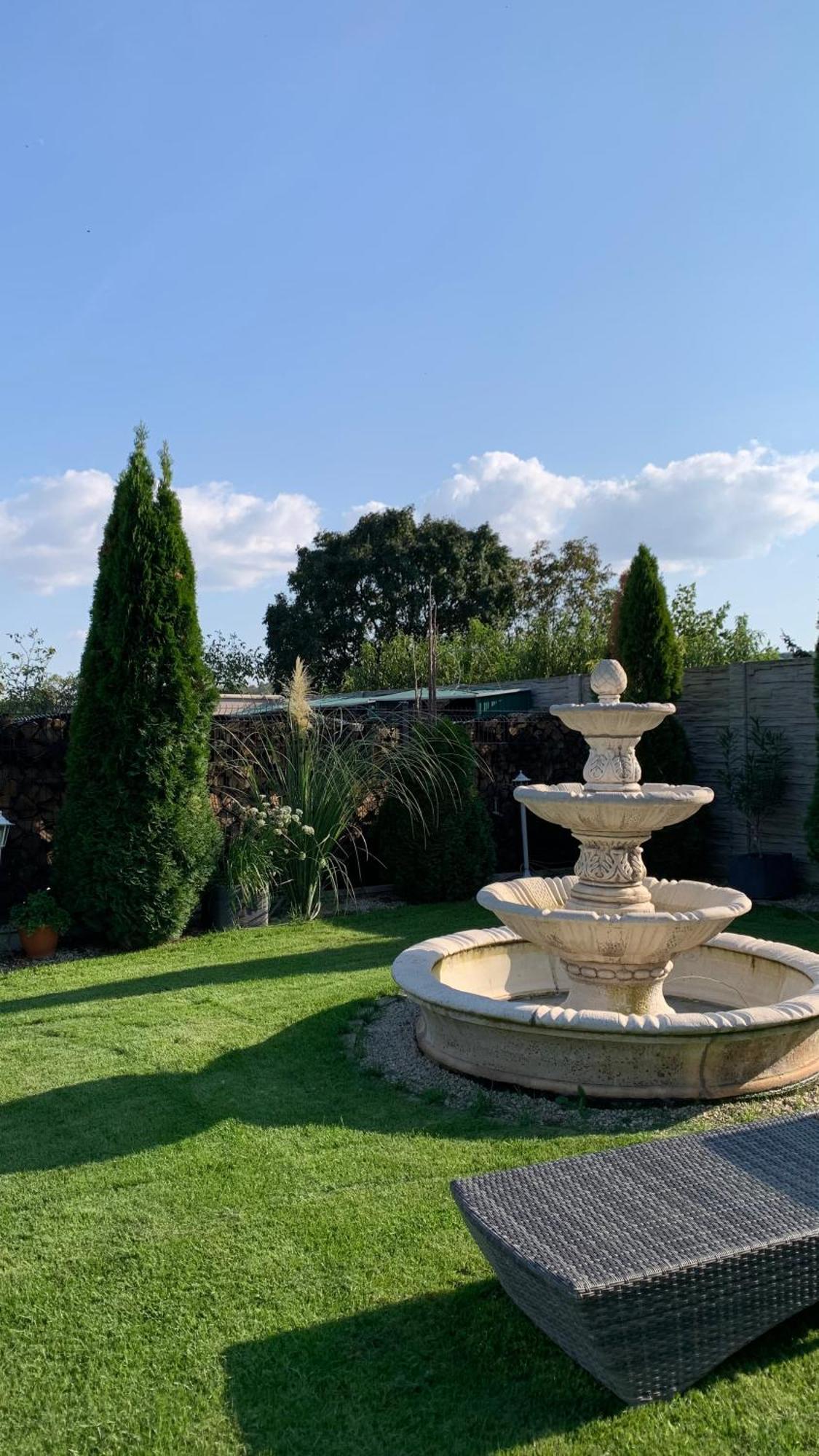 Meduza Wellness Spa S Ubytovanim Hlohovec Εξωτερικό φωτογραφία