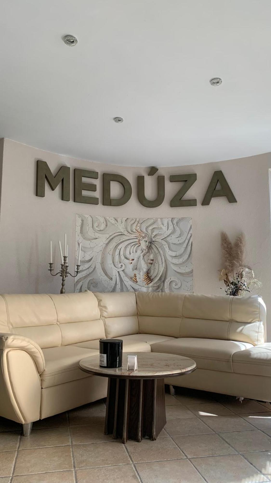 Meduza Wellness Spa S Ubytovanim Hlohovec Εξωτερικό φωτογραφία