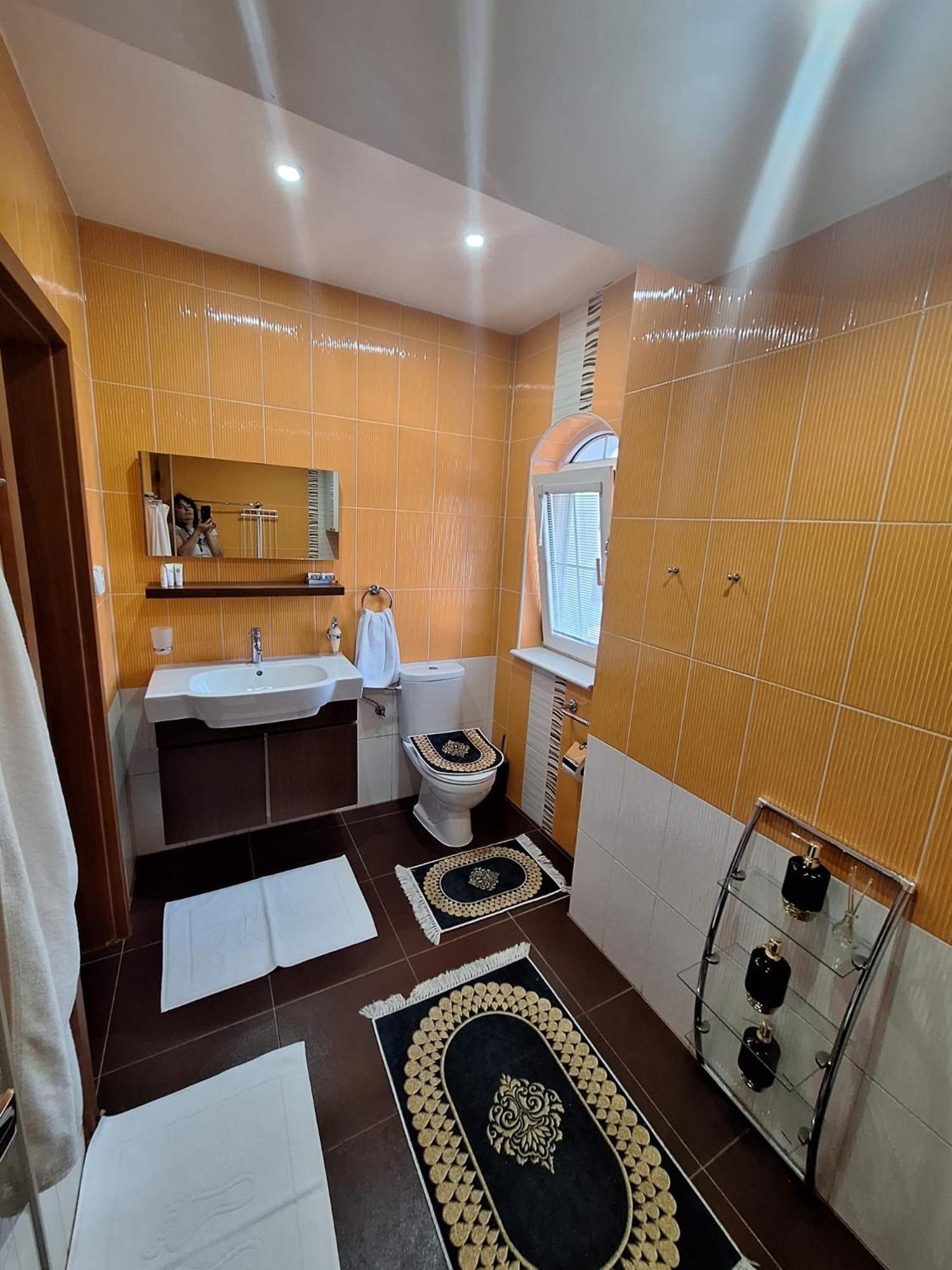 Meduza Wellness Spa S Ubytovanim Hlohovec Εξωτερικό φωτογραφία