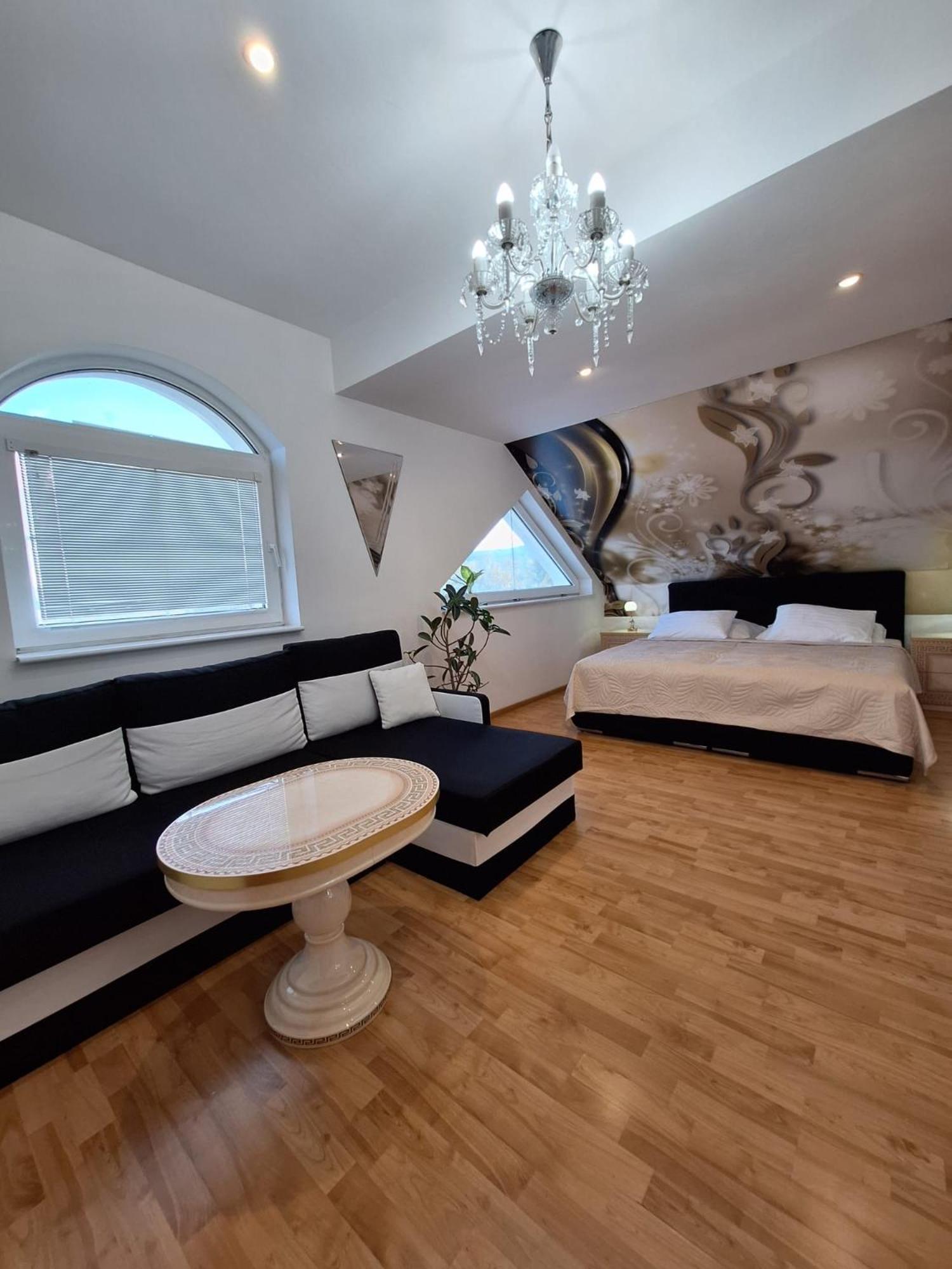 Meduza Wellness Spa S Ubytovanim Hlohovec Εξωτερικό φωτογραφία